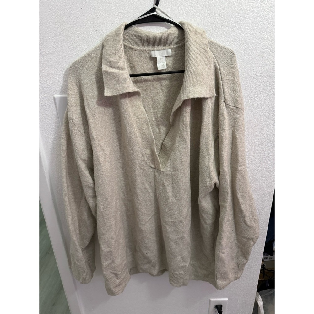 Oversized collar sweater